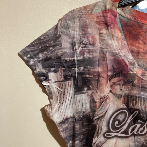 “Las Vegas” soft, lightweight, designed T-shirt women’s size XL 100% polyester - Picture 4 of 14